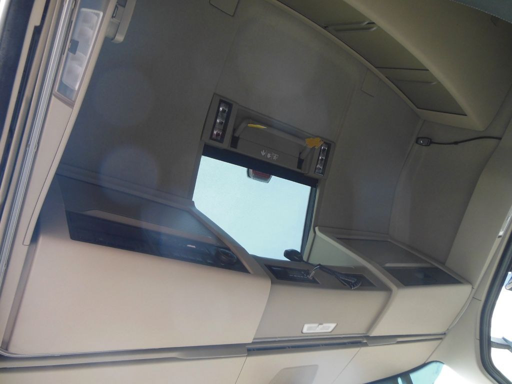 Тягач Volvo FH 13/460 TURBO COMPOUND,I-SAVE,I-PARK COOL,TOP Volvo FH 13/460 TURBO COMPOUND,I-SAVE,I-PARK COOL,TOP: фото 9