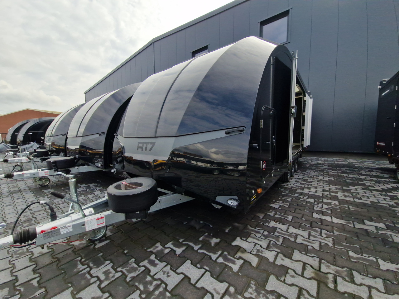 BJT Race Transporter 7 397-6023-35-3-10-B 600x228cm Premium Stauraum Kamera RR 230V Tridem 3500kg - Прицеп-автовоз: фото 4 BJT Race Transporter 7 397-6023-35-3-10-B 600x228cm Premium Stauraum Kamera RR 230V Tridem 3500kg - Прицеп-автовоз: фото 4