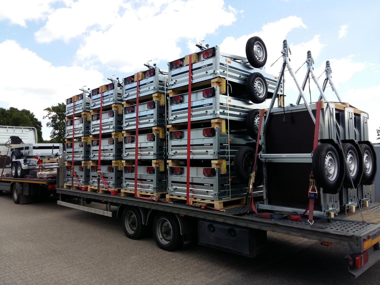 Brenderup 1205 S XLUB 750 Klappdeichselanhänger 204x116x55cm hohe Bordwände 750kg Januar Aktion - Прицеп для легкового автомобиля: фото 4 Brenderup 1205 S XLUB 750 Klappdeichselanhänger 204x116x55cm hohe Bordwände 750kg Januar Aktion - Прицеп для легкового автомобиля: фото 4