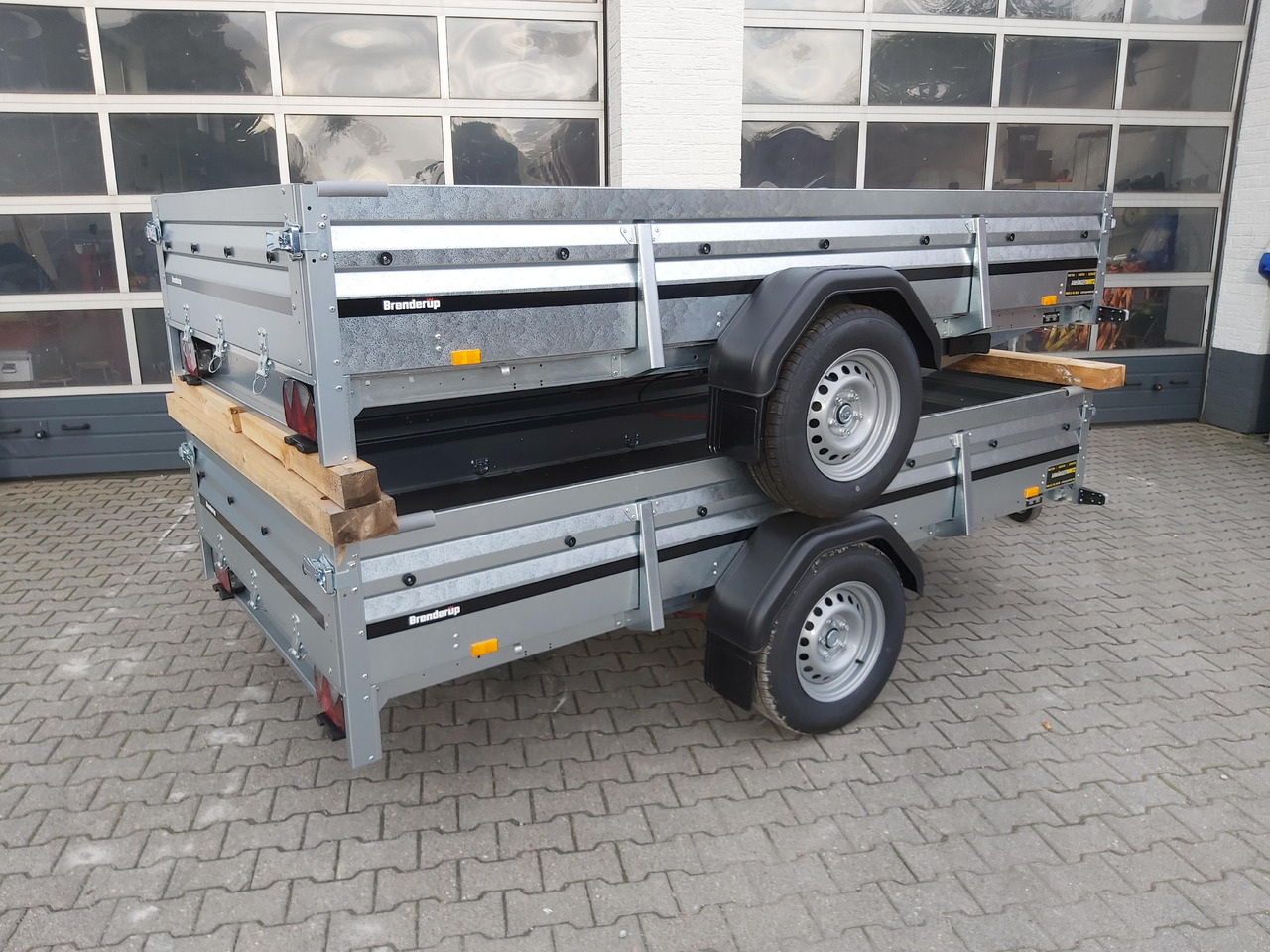 Brenderup 2300 SB 301x153x40cm Stahlwände (M) 1300kg - Прицеп для легкового автомобиля: фото 3 Brenderup 2300 SB 301x153x40cm Stahlwände (M) 1300kg - Прицеп для легкового автомобиля: фото 3