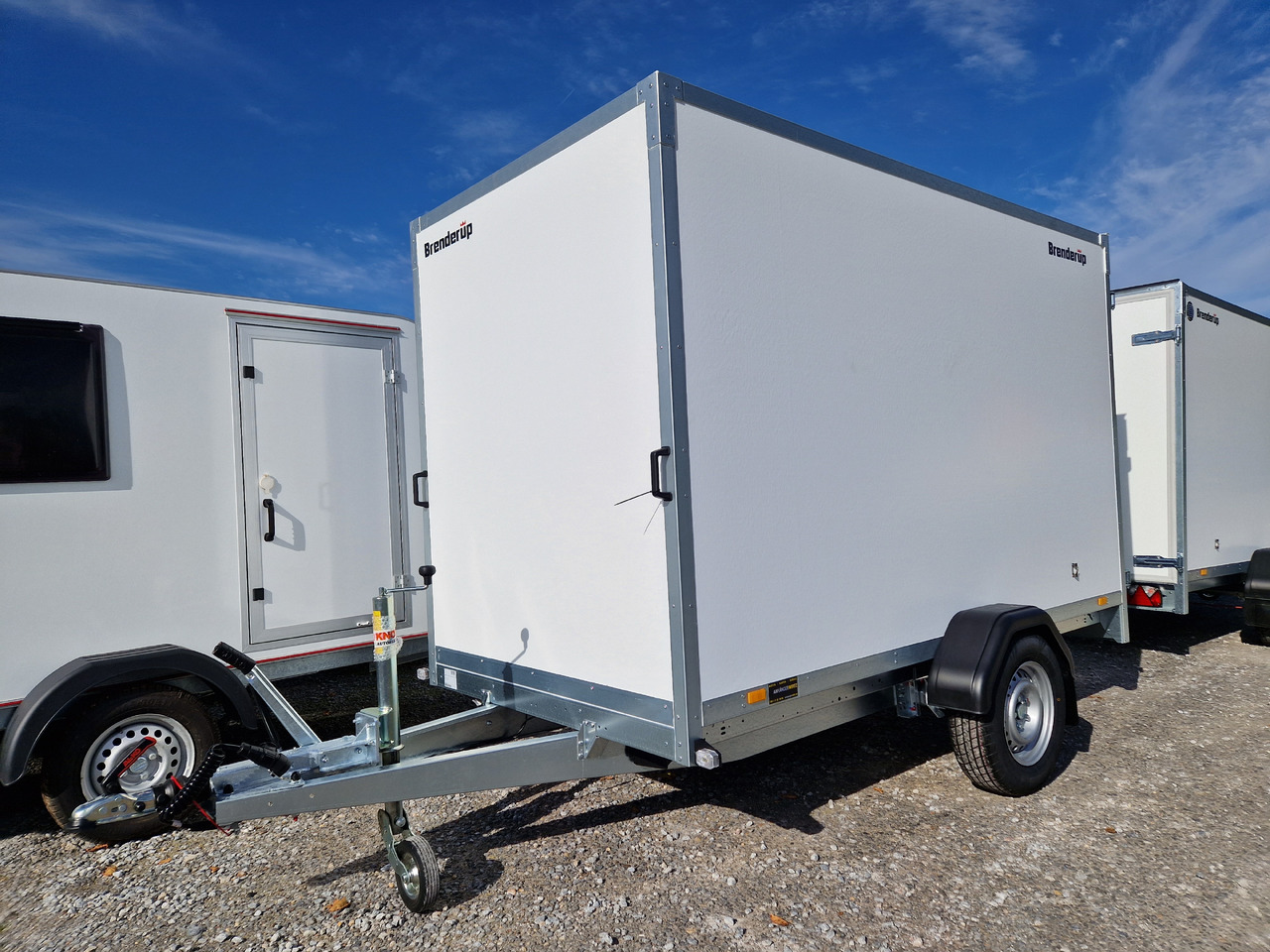 Brenderup Cargo Dynamic CD300 BD 300x155x185cm Hecktüren Wabenwände (M) 1300kg - Прицеп-фургон: фото 1 Brenderup Cargo Dynamic CD300 BD 300x155x185cm Hecktüren Wabenwände (M) 1300kg - Прицеп-фургон: фото 1