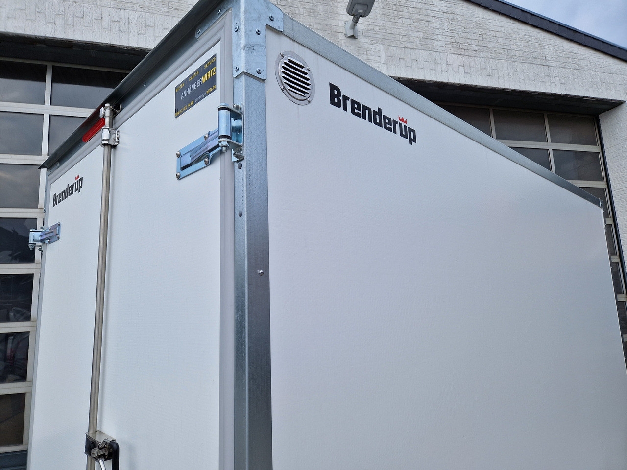 Brenderup Cargo Dynamic CD300 TB D 300x155x185cm Hecktüren Wabenwände (M) 2000kg - Прицеп-фургон: фото 5 Brenderup Cargo Dynamic CD300 TB D 300x155x185cm Hecktüren Wabenwände (M) 2000kg - Прицеп-фургон: фото 5