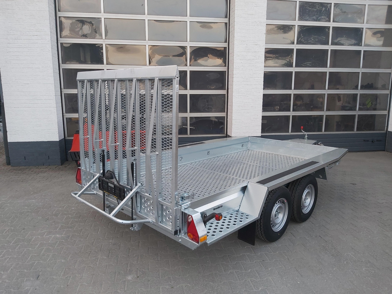 Прицеп для спецтехники Brenderup MT 3651 MT3600 STB3500s 360x179x27cm Auffahrklappe Lochboden Stahl Reserverad 3500kg: фото 10