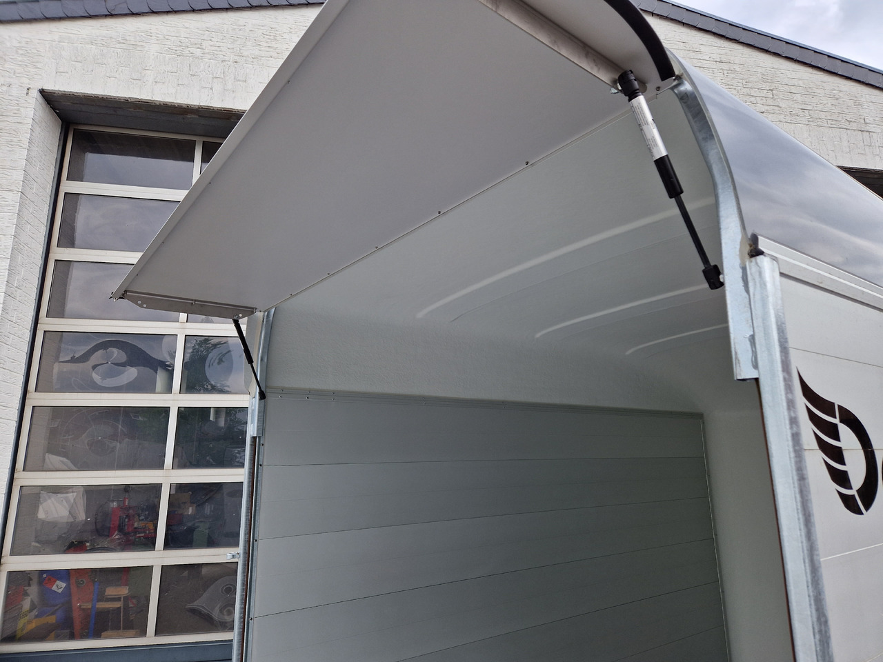 Cargo Roadster 400 312x164x184cm Alu Poly darkgrey Aluboden Seitentür 1300kg Pullman 100 km/H Abverk - Прицеп для легкового автомобиля: фото 3 Cargo Roadster 400 312x164x184cm Alu Poly darkgrey Aluboden Seitentür 1300kg Pullman 100 km/H Abverk - Прицеп для легкового автомобиля: фото 3