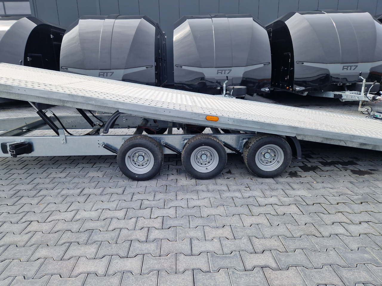 Cartrailer Expert 3560 easyload 600x216cm hydr. kippbar Winde Resrad Premium Tridem 100km/H 3500kg - Прицеп-автовоз: фото 2 Cartrailer Expert 3560 easyload 600x216cm hydr. kippbar Winde Resrad Premium Tridem 100km/H 3500kg - Прицеп-автовоз: фото 2