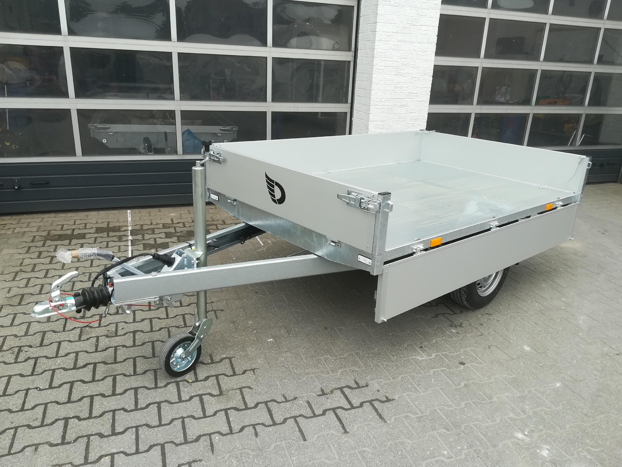 Cheval Liberte Debon Kipper PW 0 Lux Elektro 250x155x30cm 1500kg Januar Online Aktion - Самосвальный прицеп: фото 5 Cheval Liberte Debon Kipper PW 0 Lux Elektro 250x155x30cm 1500kg Januar Online Aktion - Самосвальный прицеп: фото 5