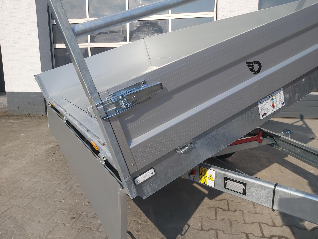 Cheval Liberte Debon Kipper PW 2.4 Basic Elektro 305x180x35cm 2600kg Modell 2024 - Самосвальный прицеп: фото 3 Cheval Liberte Debon Kipper PW 2.4 Basic Elektro 305x180x35cm 2600kg Modell 2024 - Самосвальный прицеп: фото 3