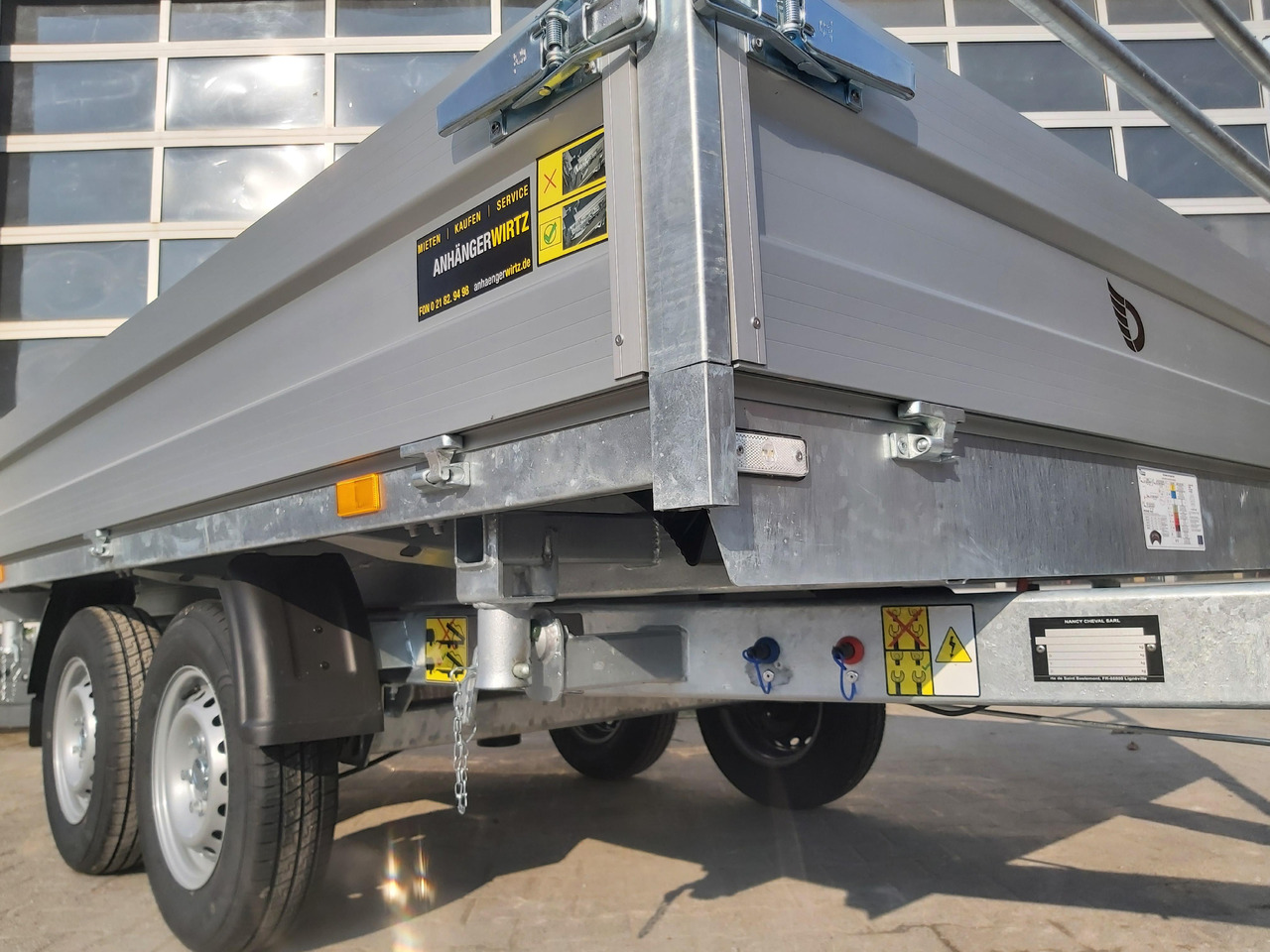 Cheval Liberte Debon Kipper PW 2.4 Basic Elektro 305x180x35cm 2600kg Modell 2024 - Самосвальный прицеп: фото 4 Cheval Liberte Debon Kipper PW 2.4 Basic Elektro 305x180x35cm 2600kg Modell 2024 - Самосвальный прицеп: фото 4