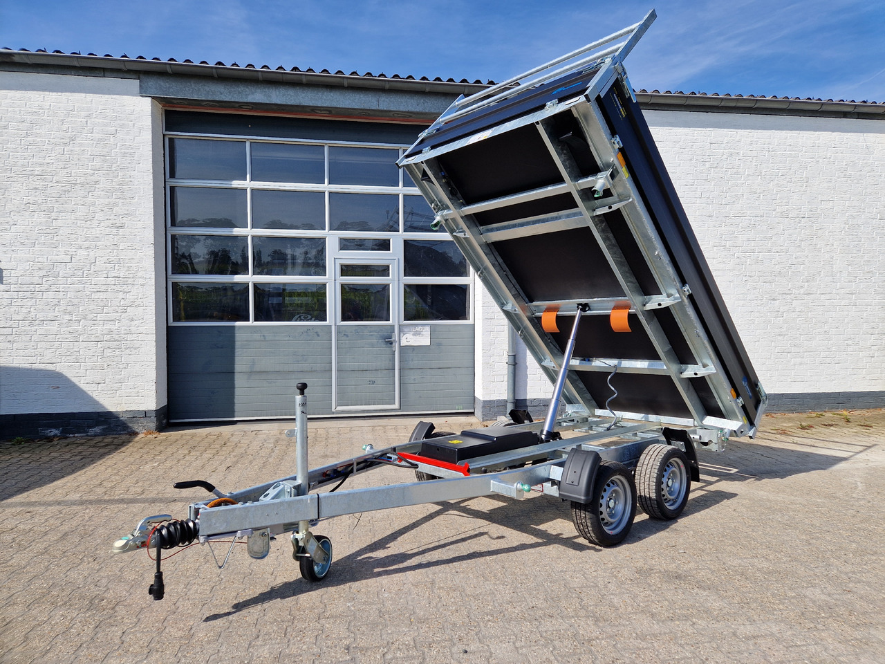 Cheval Liberte Kipper PW 3.3 35 black 330x180x35cm Elektro 3500kg Modell 09.2024 - Самосвальный прицеп: фото 3 Cheval Liberte Kipper PW 3.3 35 black 330x180x35cm Elektro 3500kg Modell 09.2024 - Самосвальный прицеп: фото 3