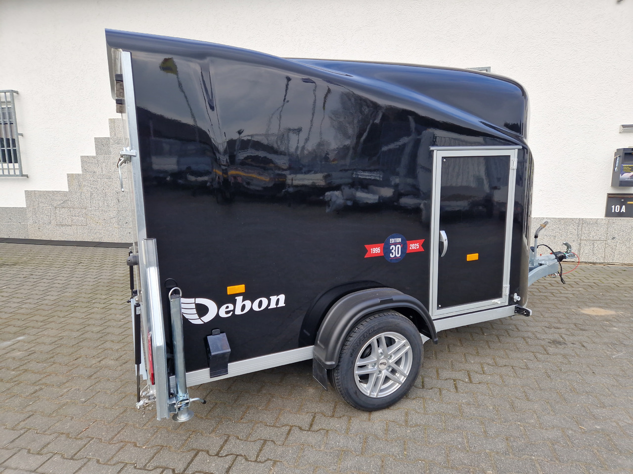 Debon Cargo 1300 300x152x168cm black Seitentür Alufelgen silver Pullman II 100km/H 1300kg Modell 25 - Прицеп для легкового автомобиля: фото 5 Debon Cargo 1300 300x152x168cm black Seitentür Alufelgen silver Pullman II 100km/H 1300kg Modell 25 - Прицеп для легкового автомобиля: фото 5