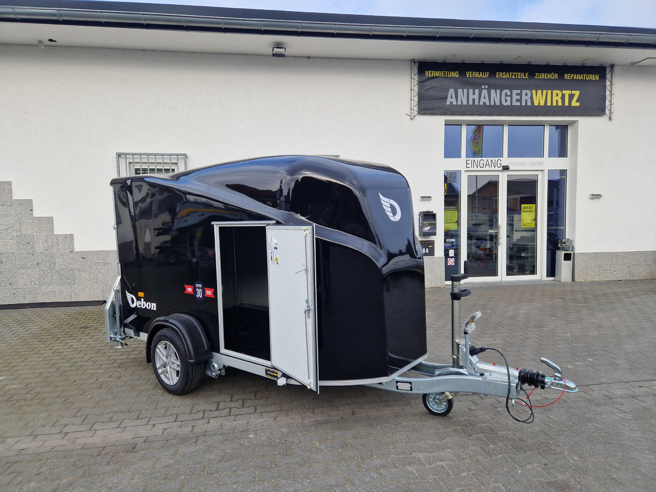 Debon Cargo 1300 300x152x168cm black Seitentür Alufelgen silver Pullman II 100km/H 1300kg Modell 25 - Прицеп для легкового автомобиля: фото 3 Debon Cargo 1300 300x152x168cm black Seitentür Alufelgen silver Pullman II 100km/H 1300kg Modell 25 - Прицеп для легкового автомобиля: фото 3