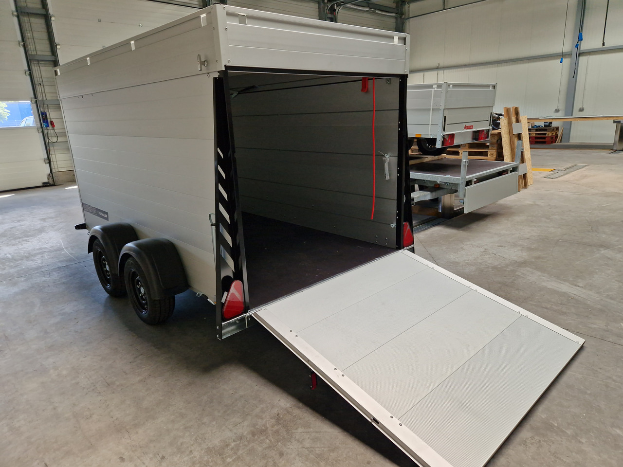 ALUBOXX Deckelanhänger GTB 2500 VT3 Ultra Low Tandem 2500kg - Другая техника: фото 3 ALUBOXX Deckelanhänger GTB 2500 VT3 Ultra Low Tandem 2500kg - Другая техника: фото 3