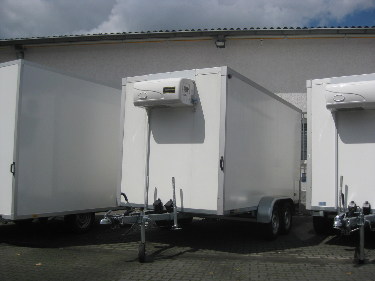 Kühlanhänger AZKF 2740/180 395x178x200cm Govi Kühlaggregat 5 60 Frioliner Modell 2023 - Прицеп-рефрижератор: фото 1 Kühlanhänger AZKF 2740/180 395x178x200cm Govi Kühlaggregat 5 60 Frioliner Modell 2023 - Прицеп-рефрижератор: фото 1