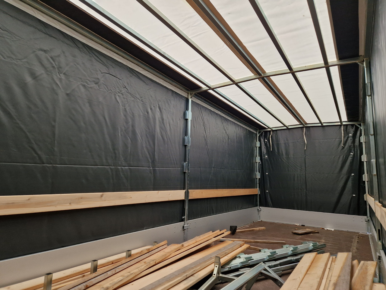 Тентованный прицеп MEDAX - 2 3000 611x203x210cm Hochplane 12" niedrig Fahrwerk 3000kg: фото 9