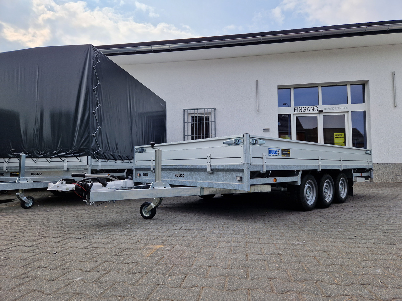 MEDAX - 3 3500 405x223x30cm Tridem 12" niedrig Fahrwerk (XL) 3500kg - Прицеп бортовой/ Платформа: фото 3 MEDAX - 3 3500 405x223x30cm Tridem 12" niedrig Fahrwerk (XL) 3500kg - Прицеп бортовой/ Платформа: фото 3