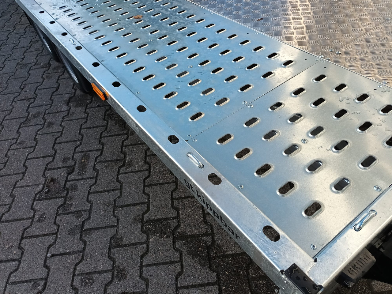 Martz GT kipp 450/2 S 450x215cm easyload ankippbar Lohr Stahl & Aluboden Seilwinde 10" 3000kg - Прицеп для спецтехники: фото 4 Martz GT kipp 450/2 S 450x215cm easyload ankippbar Lohr Stahl & Aluboden Seilwinde 10" 3000kg - Прицеп для спецтехники: фото 4