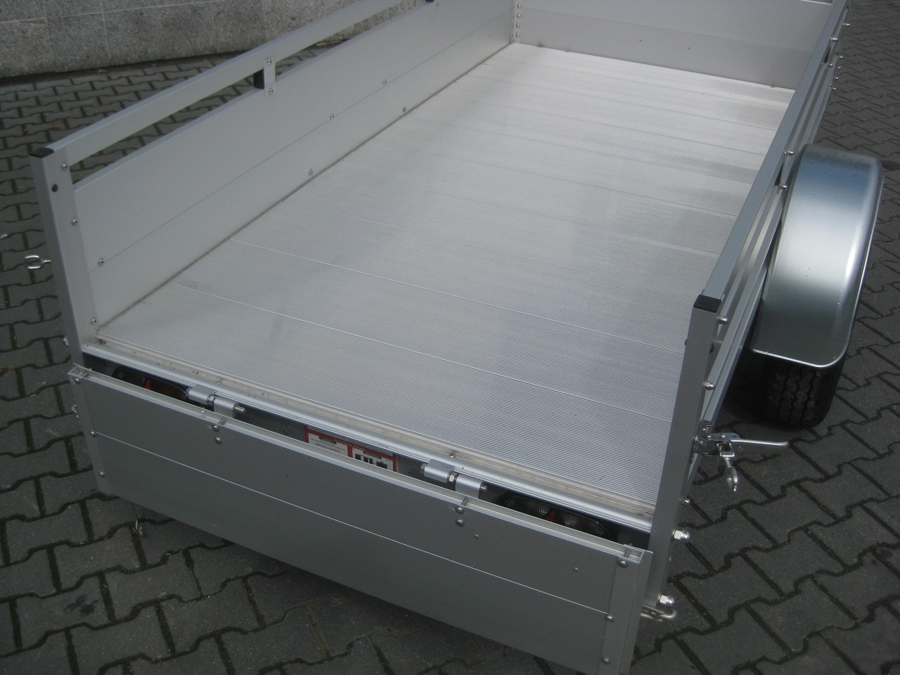 PKW Anhänger Koch Aluline+ 4.13 250x125x44cm ALUBODEN (S) 1300kg 100 km/H Online Abverkauf - Прицеп для легкового автомобиля: фото 5 PKW Anhänger Koch Aluline+ 4.13 250x125x44cm ALUBODEN (S) 1300kg 100 km/H Online Abverkauf - Прицеп для легкового автомобиля: фото 5