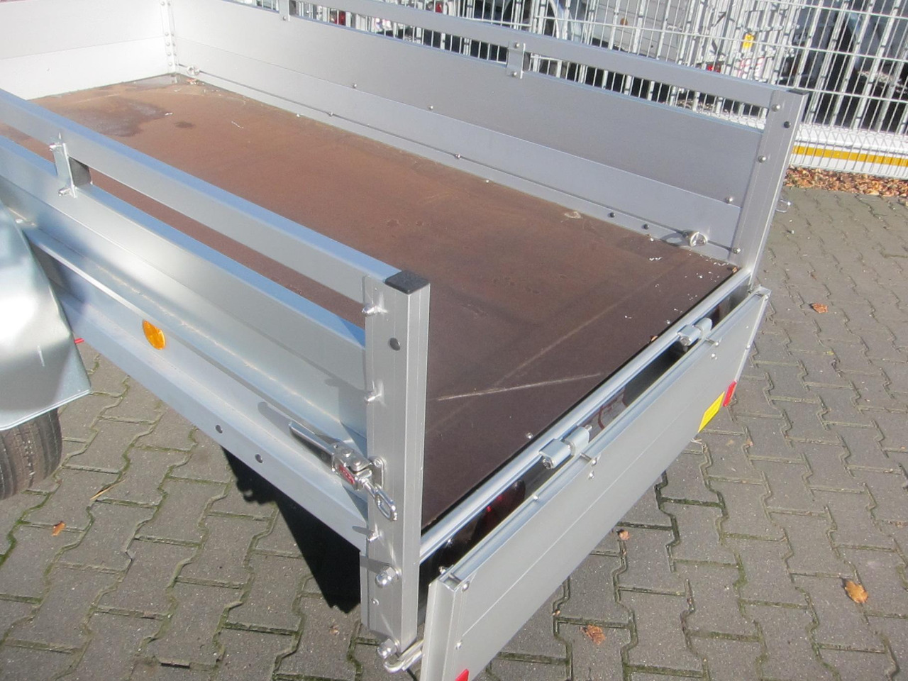 PKW Anhänger Koch Aluline 4.13 250x125x44cm (S) 1300kg 100 km/H Online Aktion Modell 2024 - Прицеп для легкового автомобиля: фото 4 PKW Anhänger Koch Aluline 4.13 250x125x44cm (S) 1300kg 100 km/H Online Aktion Modell 2024 - Прицеп для легкового автомобиля: фото 4