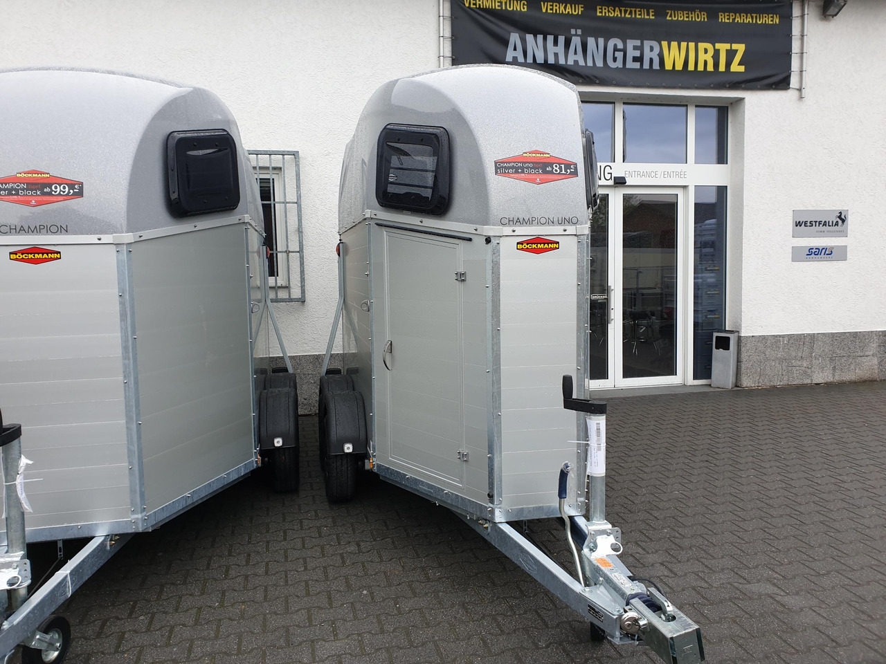 Pferdeanhänger Böckmann Champion UNO Esprit silver black Haube silber 1600kg Modell 2024 - Прицеп-коневоз: фото 2 Pferdeanhänger Böckmann Champion UNO Esprit silver black Haube silber 1600kg Modell 2024 - Прицеп-коневоз: фото 2