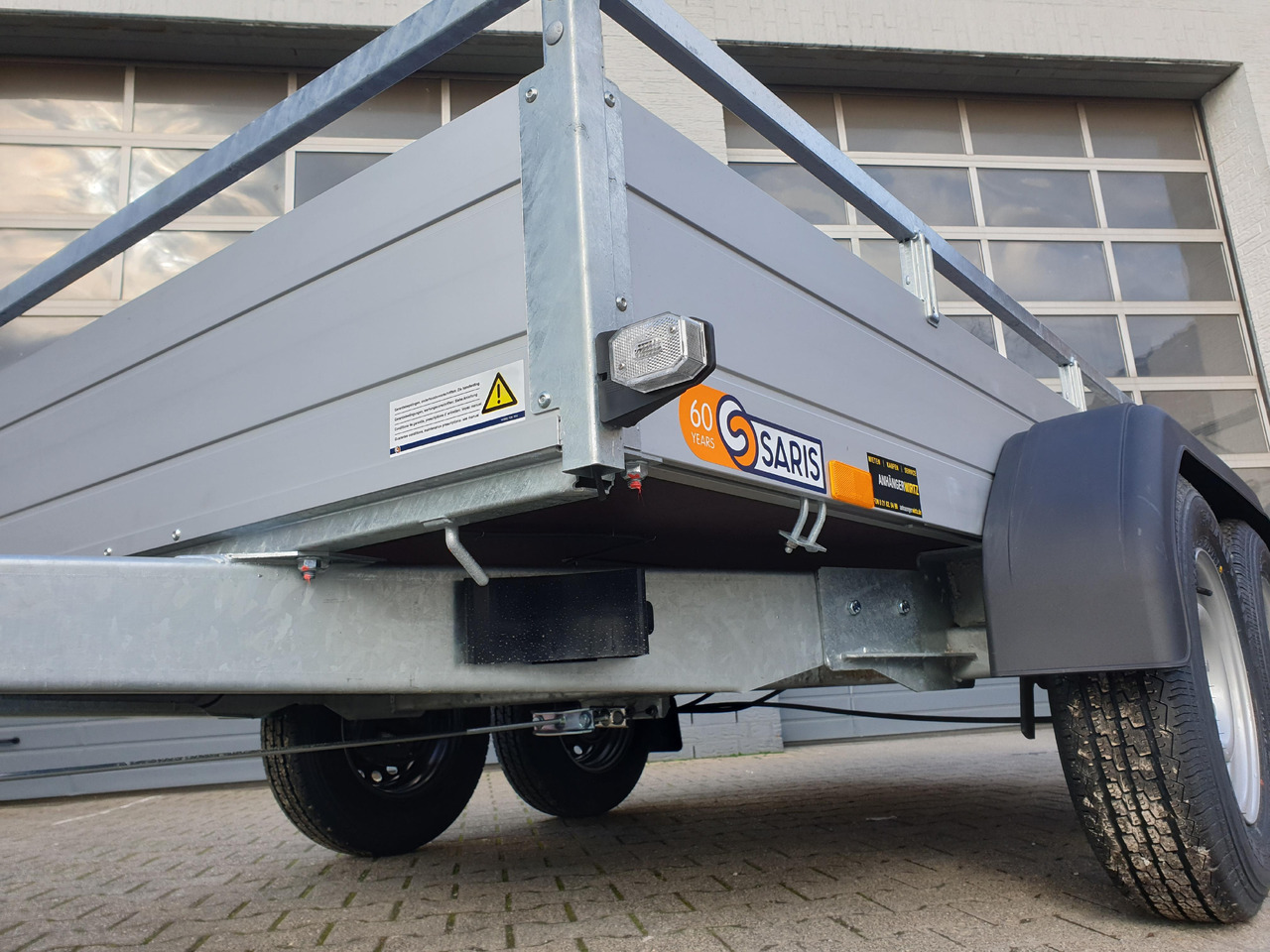 Saris Anhänger FW2700 McAlu Pro 305x153x45cm (M) 2700kg Winter online Aktion - Прицеп бортовой/ Платформа: фото 3 Saris Anhänger FW2700 McAlu Pro 305x153x45cm (M) 2700kg Winter online Aktion - Прицеп бортовой/ Платформа: фото 3
