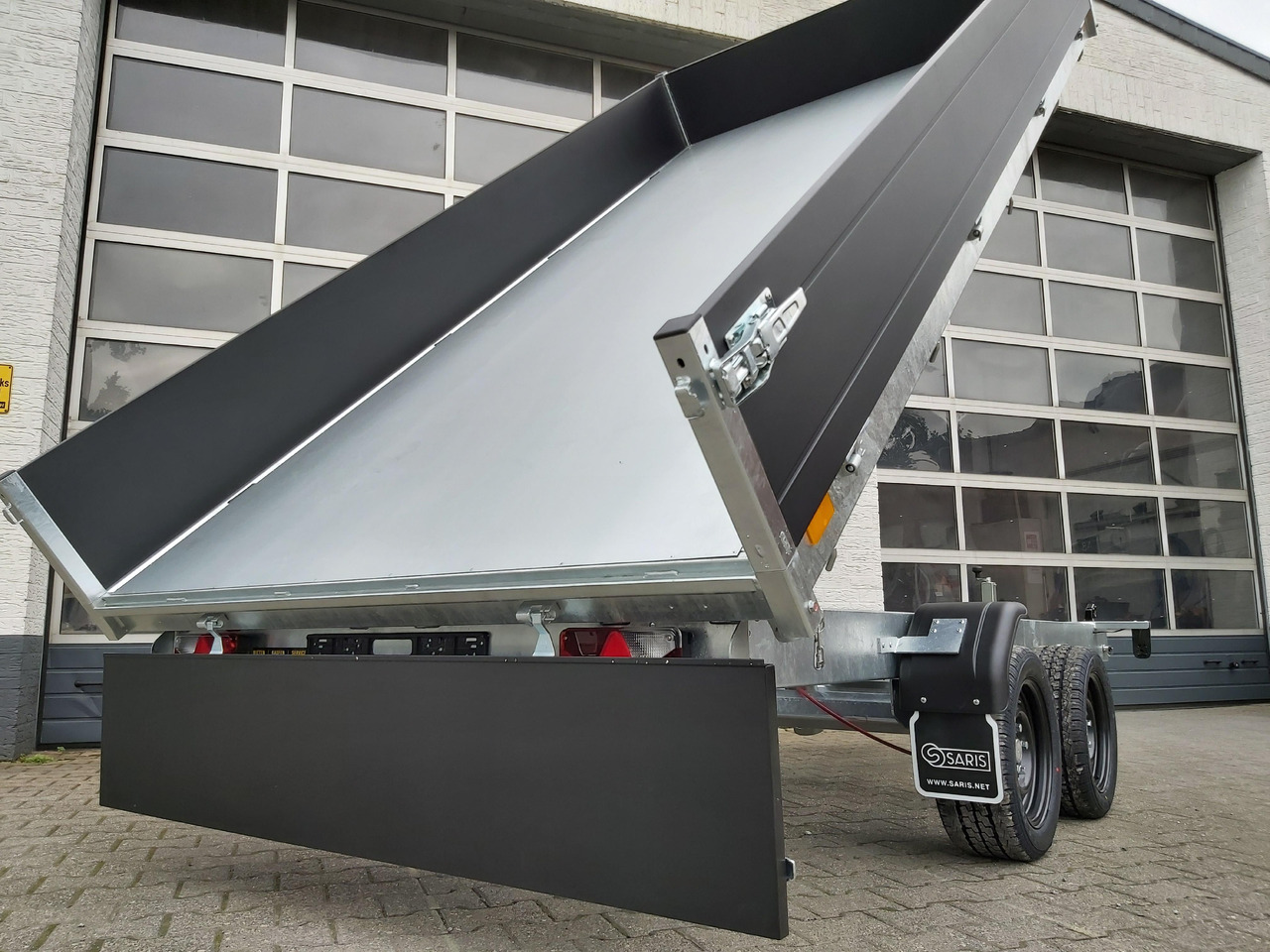 Самосвальный прицеп Saris Kipper K1 356 184 3500 2 E 356x184x35cm black Elektro&Not 13" (L) 3500kg preorder 2024: фото 6