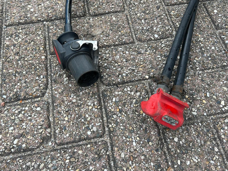 Прицеп-фургон CUPPERS RENOVA afzetsysteem  hoge dissel APK/TUV 24-02  2026: фото 13