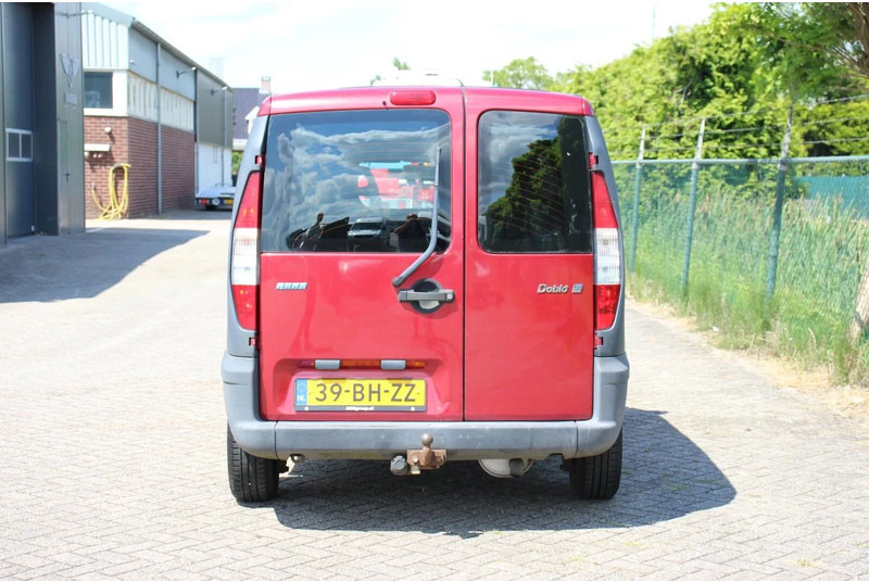 Fiat Doblò Cargo 1.9 JTD SCHUIFDEUR - Цельнометаллический фургон: фото 4 Fiat Doblò Cargo 1.9 JTD SCHUIFDEUR - Цельнометаллический фургон: фото 4