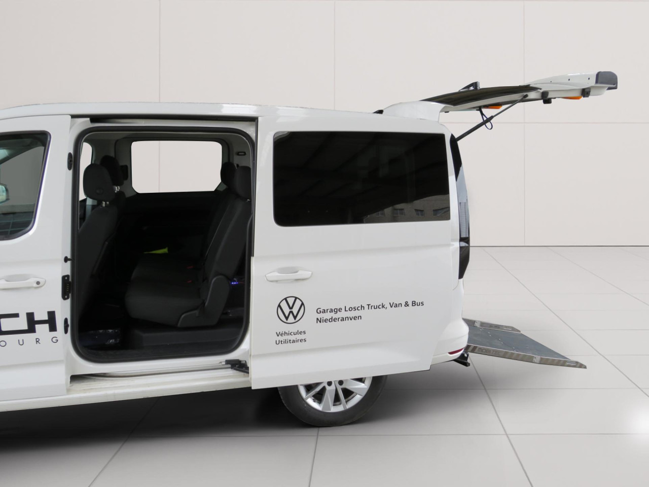VOLKSWAGEN Caddy Kombi Maxi 2.0 TDI Rollstuhlumbau Taxirampe - Легковой автомобиль: фото 3 VOLKSWAGEN Caddy Kombi Maxi 2.0 TDI Rollstuhlumbau Taxirampe - Легковой автомобиль: фото 3