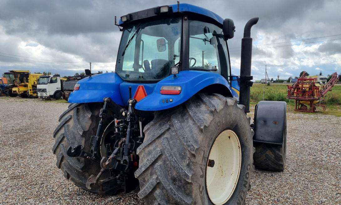 New Holland T8040 - Трактор: фото 5 New Holland T8040 - Трактор: фото 5