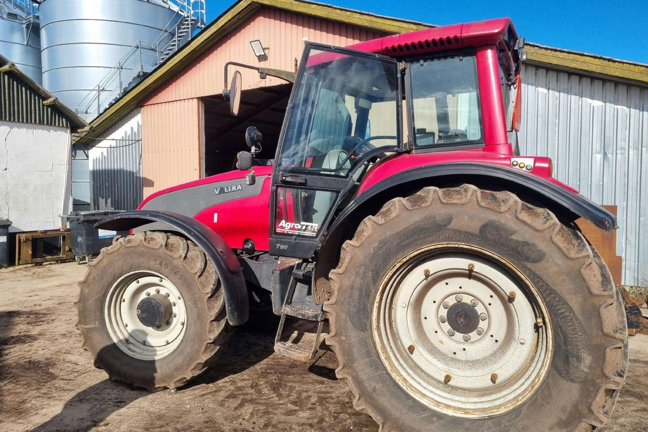 Valtra T190 - Трактор: фото 4 Valtra T190 - Трактор: фото 4