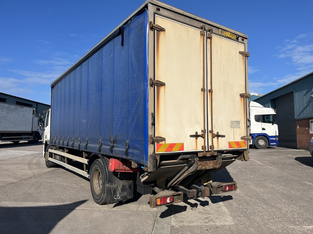 Daf 65CF 220 4x2 Curtain side - Тентованный грузовик: фото 3 Daf 65CF 220 4x2 Curtain side - Тентованный грузовик: фото 3