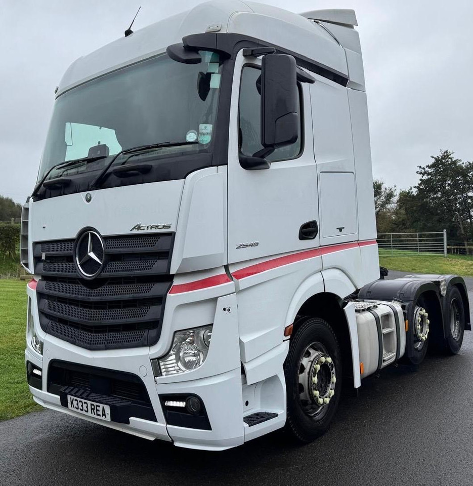 Mercedes Actros - Тягач: фото 3 Mercedes Actros - Тягач: фото 3