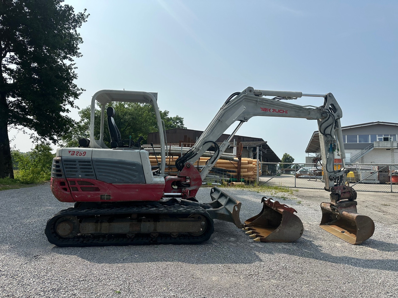 TAKEUCHI TB 250 5t - Экскаватор: фото 4 TAKEUCHI TB 250 5t - Экскаватор: фото 4