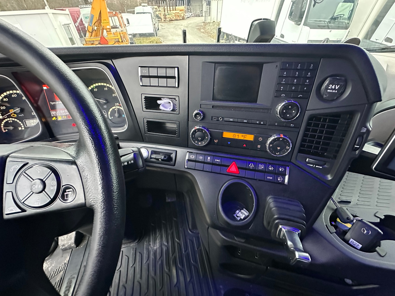 MERCEDES-BENZ Actros 18.45 4x2 - Тягач: фото 4 MERCEDES-BENZ Actros 18.45 4x2 - Тягач: фото 4