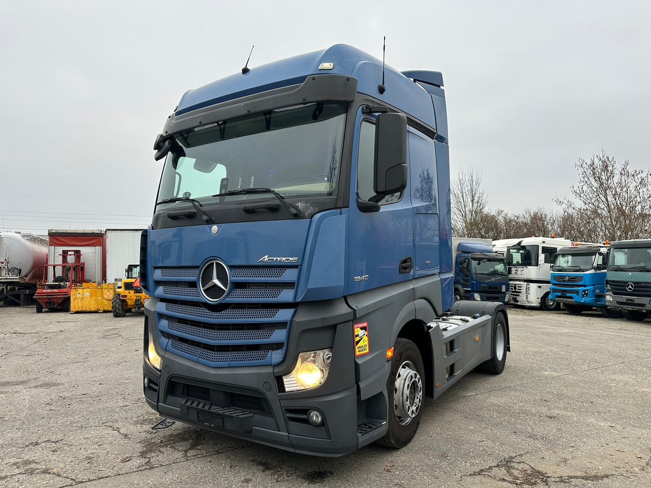 MERCEDES-BENZ Actros 18.45 4x2 - Тягач: фото 1 MERCEDES-BENZ Actros 18.45 4x2 - Тягач: фото 1