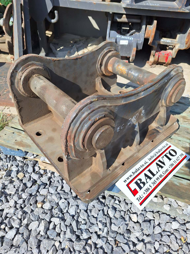 Attachment plate excavators 20-25 t for - Сцепное устройство для Строительной техники: фото 1 Attachment plate excavators 20-25 t for - Сцепное устройство для Строительной техники: фото 1
