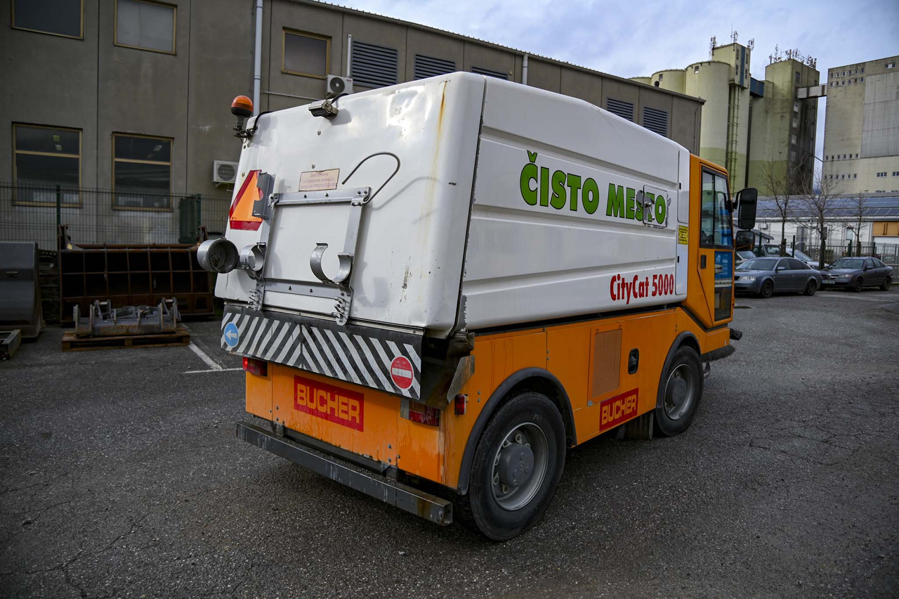 Bucher Schorling CC 5000 City Cat - Подметально-уборочная машина: фото 4 Bucher Schorling CC 5000 City Cat - Подметально-уборочная машина: фото 4
