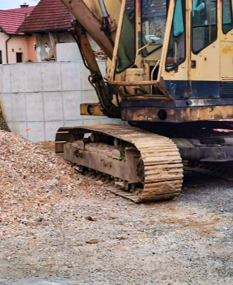 Caterpillar 215 - Гусеничный экскаватор: фото 4 Caterpillar 215 - Гусеничный экскаватор: фото 4