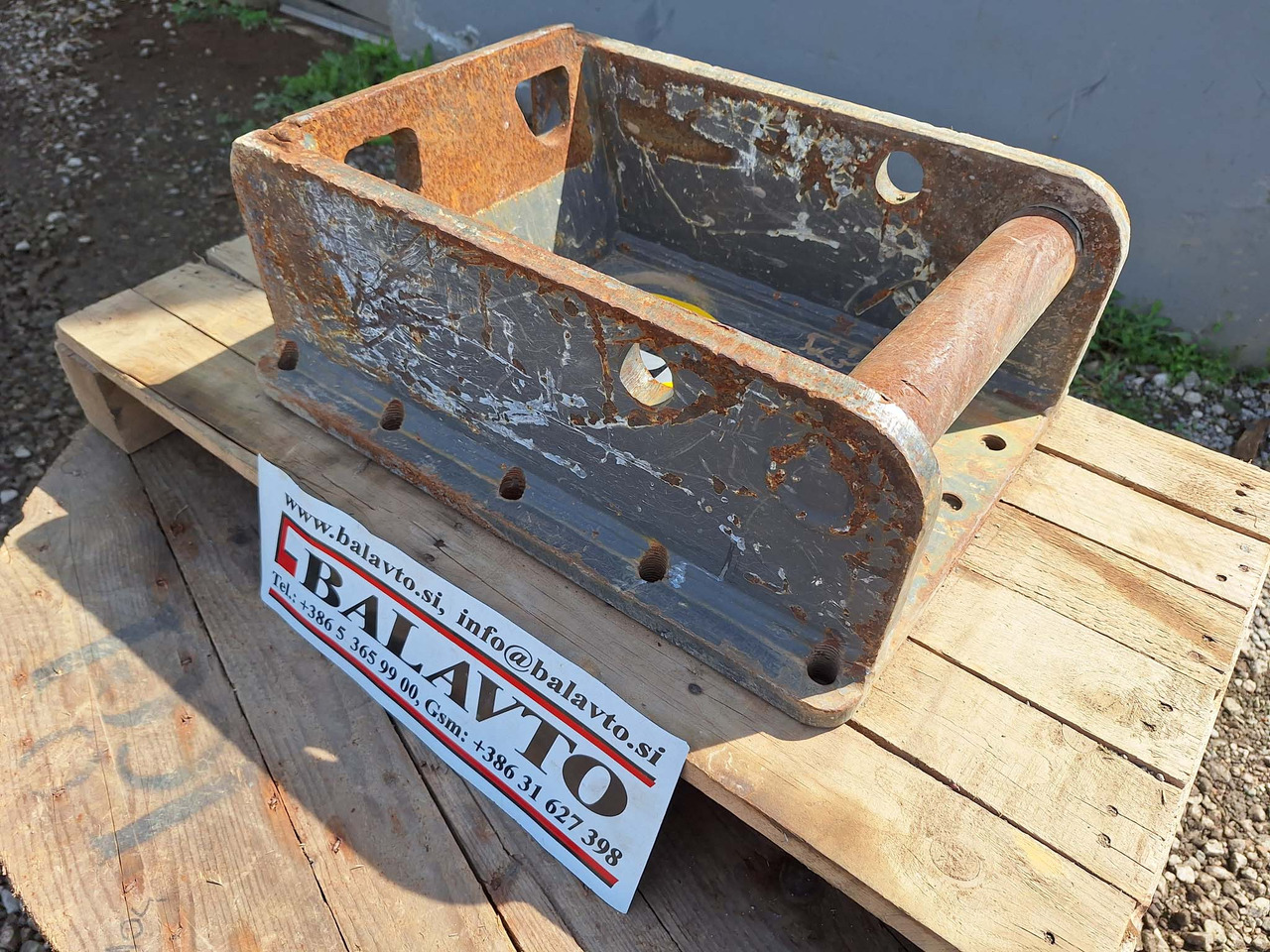D&A 7V attachment plate for hydraulic breaker - Сцепное устройство: фото 1 D&A 7V attachment plate for hydraulic breaker - Сцепное устройство: фото 1