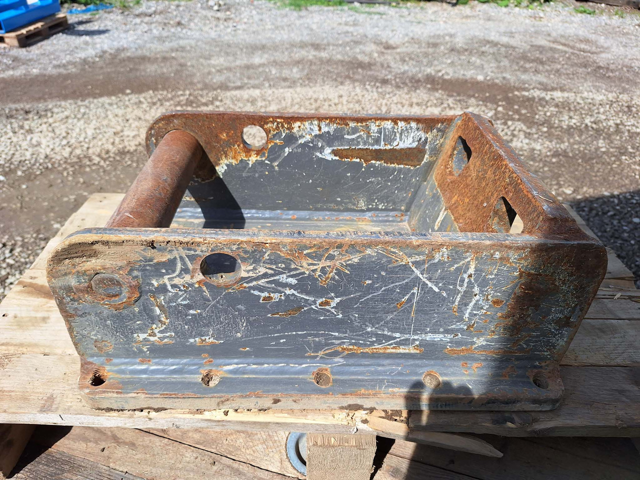 D&A 7V attachment plate for hydraulic breaker - Сцепное устройство: фото 4 D&A 7V attachment plate for hydraulic breaker - Сцепное устройство: фото 4
