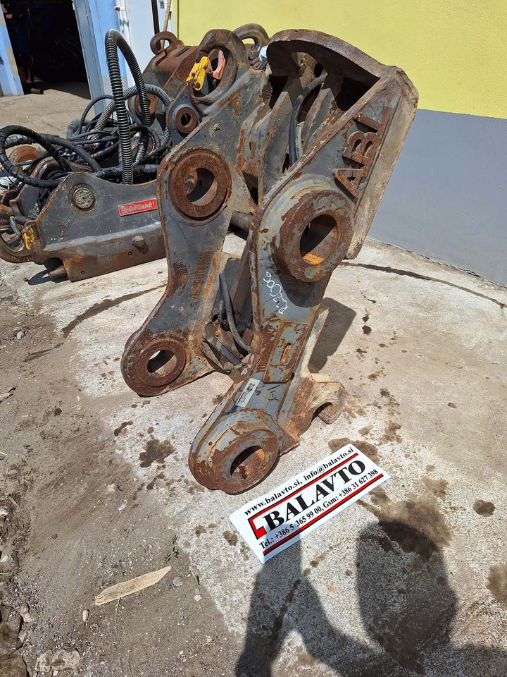 Hydraulic S1 - Сцепное устройство для Строительной техники: фото 1 Hydraulic S1 - Сцепное устройство для Строительной техники: фото 1