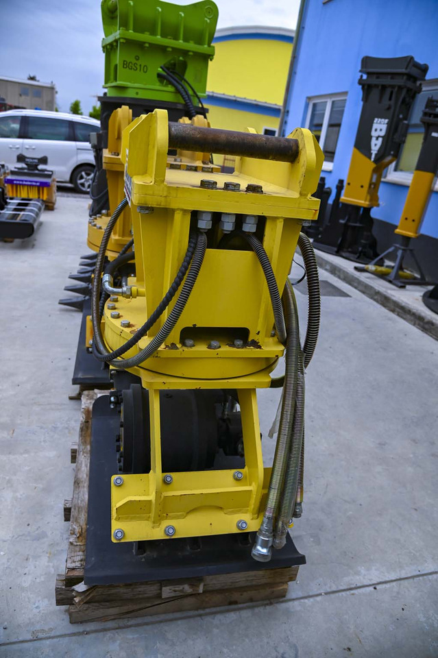 Plate compactor VIBROBAT 06 with rotator - Навесное оборудование для Экскаваторов: фото 5 Plate compactor VIBROBAT 06 with rotator - Навесное оборудование для Экскаваторов: фото 5