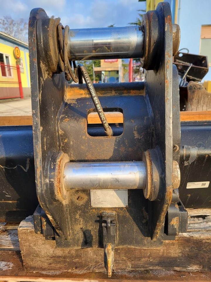 Slope bucket 1500 mm CW10 - Ковш для экскаватора: фото 3 Slope bucket 1500 mm CW10 - Ковш для экскаватора: фото 3