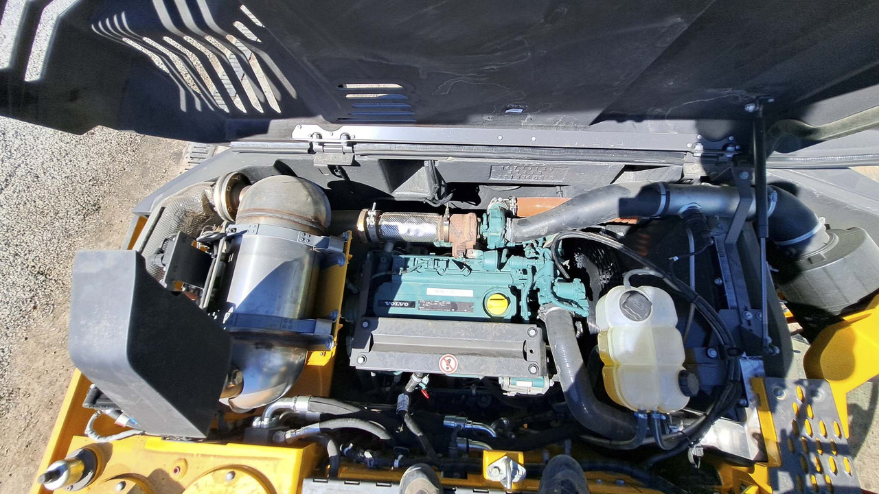 Колёсный экскаватор VOLVO EWR150E: фото 12 Колёсный экскаватор VOLVO EWR150E: фото 12