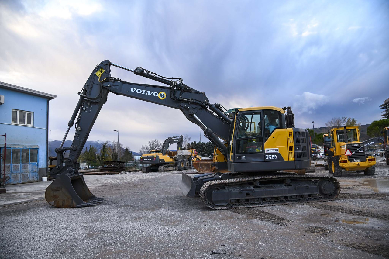 Volvo ECR235EL - Гусеничный экскаватор: фото 3 Volvo ECR235EL - Гусеничный экскаватор: фото 3