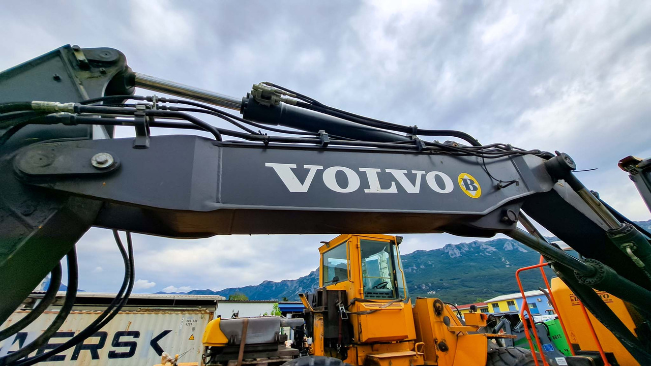 Volvo boom arm 14693314 Volvo EWR150E - Стрела для Экскаваторов: фото 2 Volvo boom arm 14693314 Volvo EWR150E - Стрела для Экскаваторов: фото 2