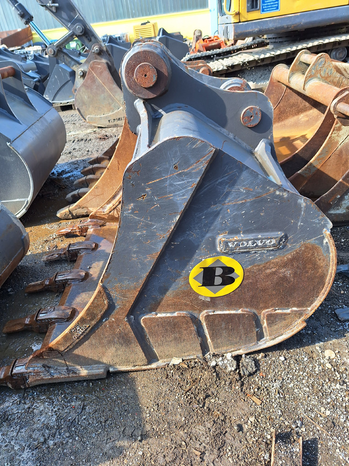 Volvo digging bucket 1100 mm - Ковш для экскаватора: фото 1 Volvo digging bucket 1100 mm - Ковш для экскаватора: фото 1