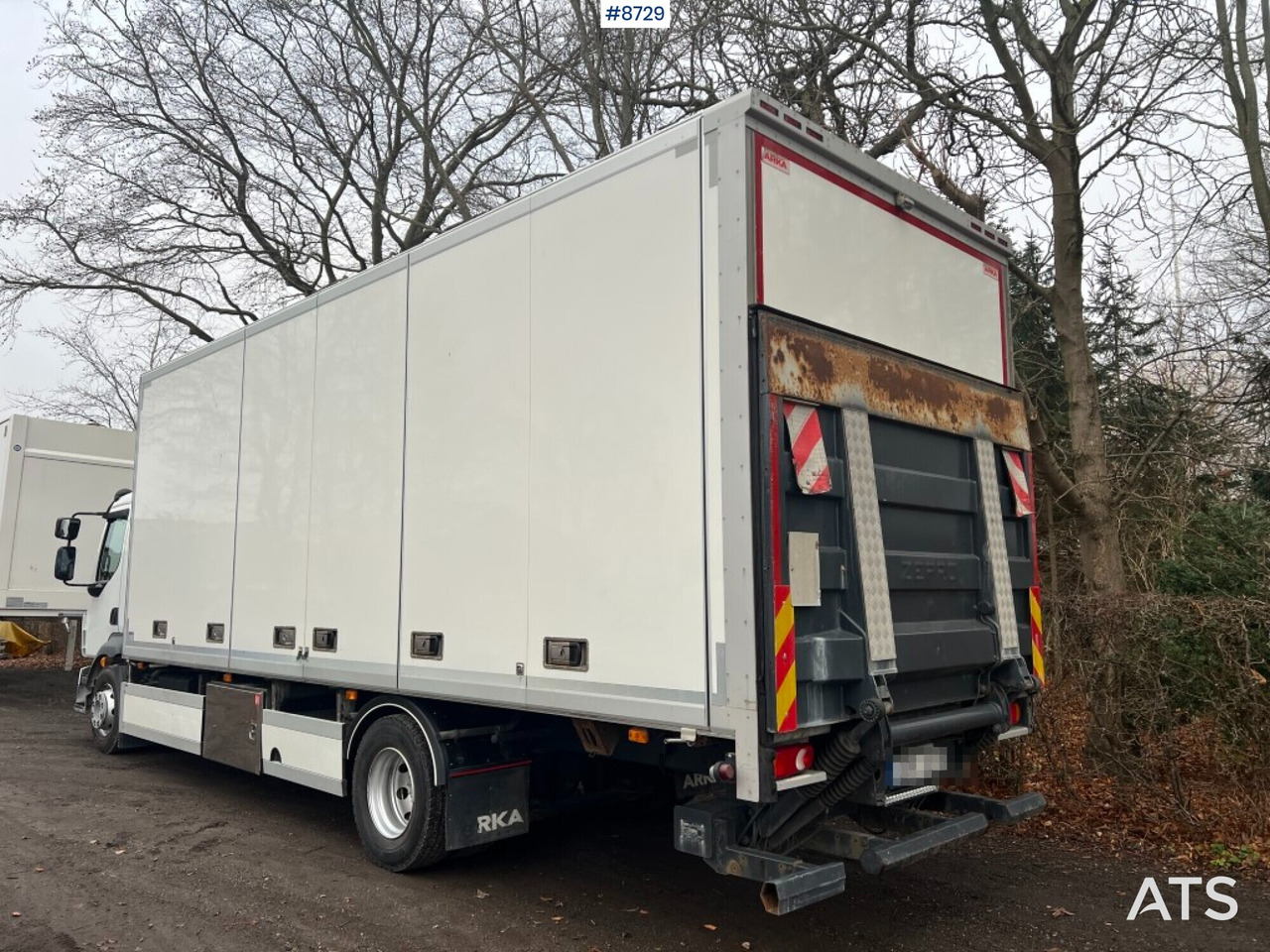 Box Truck Volvo FL 42 R with tailgate lift - Грузовик с закрытым кузовом: фото 4 Box Truck Volvo FL 42 R with tailgate lift - Грузовик с закрытым кузовом: фото 4