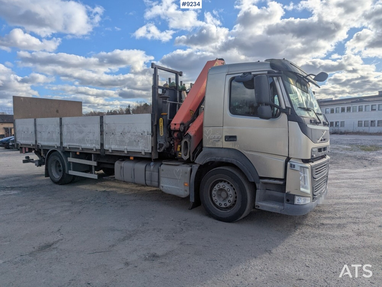 Crane Truck Volvo FM 330 4X2 with tail lift - Грузовик бортовой/ Платформа, Автоманипулятор: фото 2 Crane Truck Volvo FM 330 4X2 with tail lift - Грузовик бортовой/ Платформа, Автоманипулятор: фото 2
