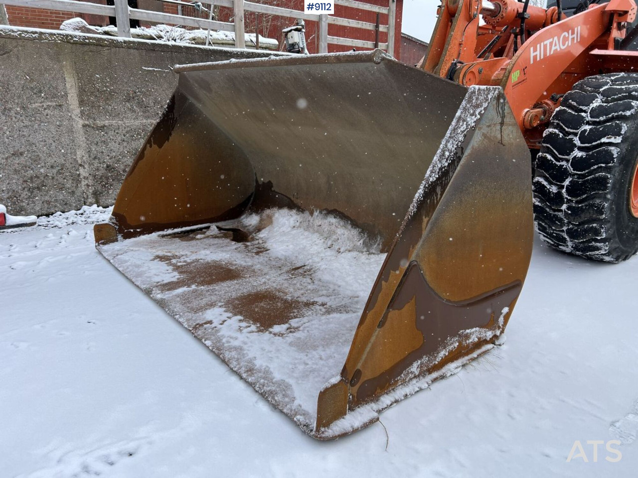 Hitachi ZW 330-5B Wheel loader with bucket (VIDEO) - Колёсный погрузчик: фото 5 Hitachi ZW 330-5B Wheel loader with bucket (VIDEO) - Колёсный погрузчик: фото 5